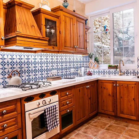 Three Bedroom Townhouse In Bormla Three Cities *