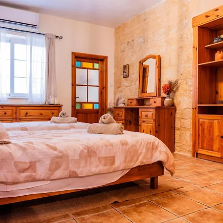 Three Bedroom Townhouse In Bormla Three Cities