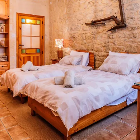 Three Bedroom Townhouse In Bormla Three Cities Apartamento